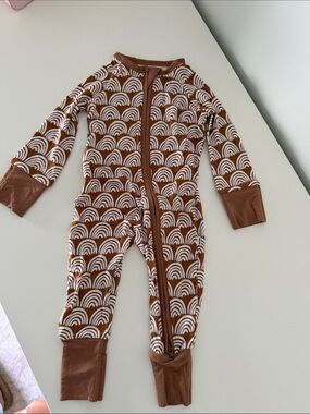 Little sleepies rust rainbow zippie 0-3 M